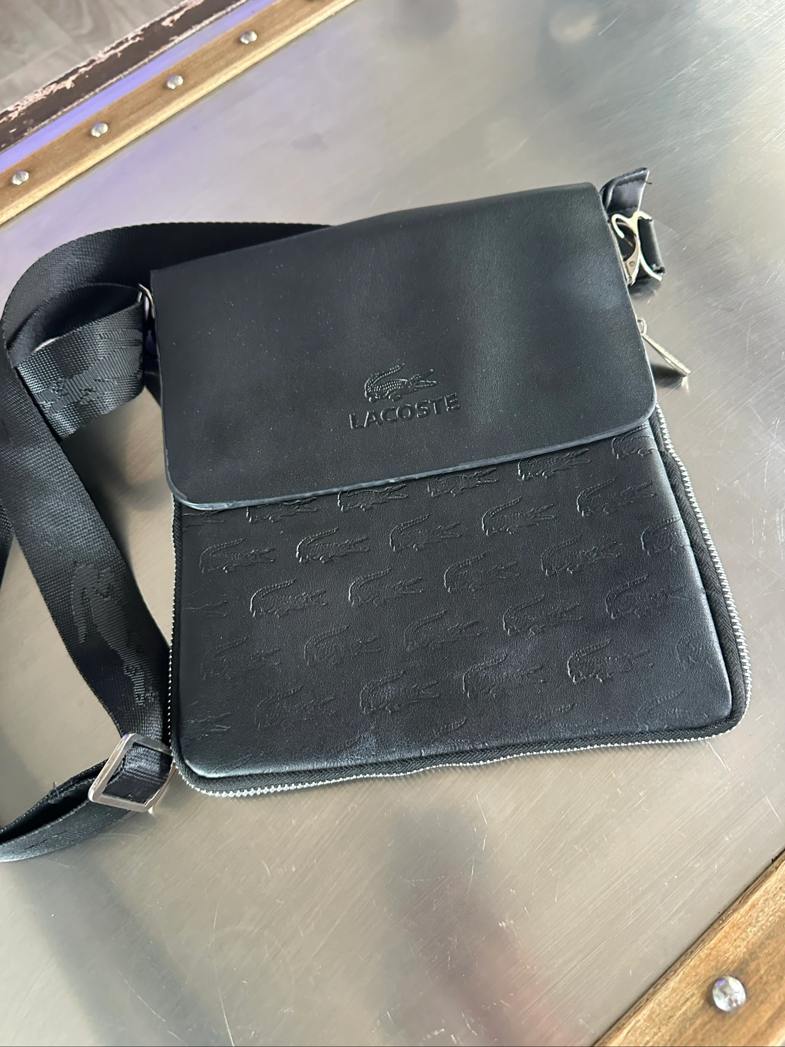 Zwarte schoudertas Lacoste - Crocodile monogrammotief – photo 5